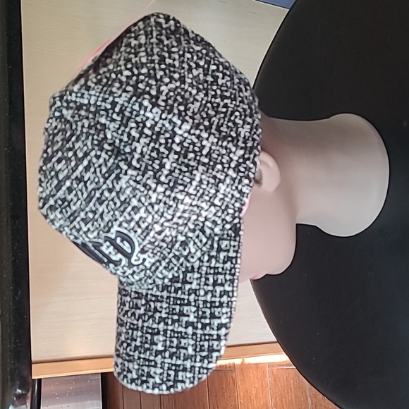 Juicy Couture Cap - Picture 5 of 8